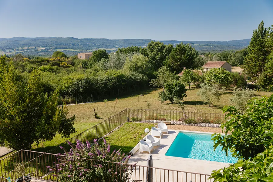 De tuin van het vakantiehuis La Grande Dame du Luberon Vergezicht van de Villa La Grande Dame du Luberon